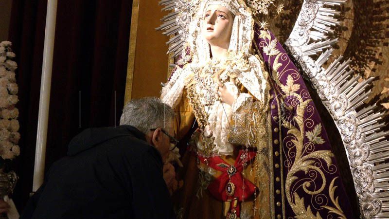 remedios-abre-puertas-besamanos-virgen-mayor-dolor