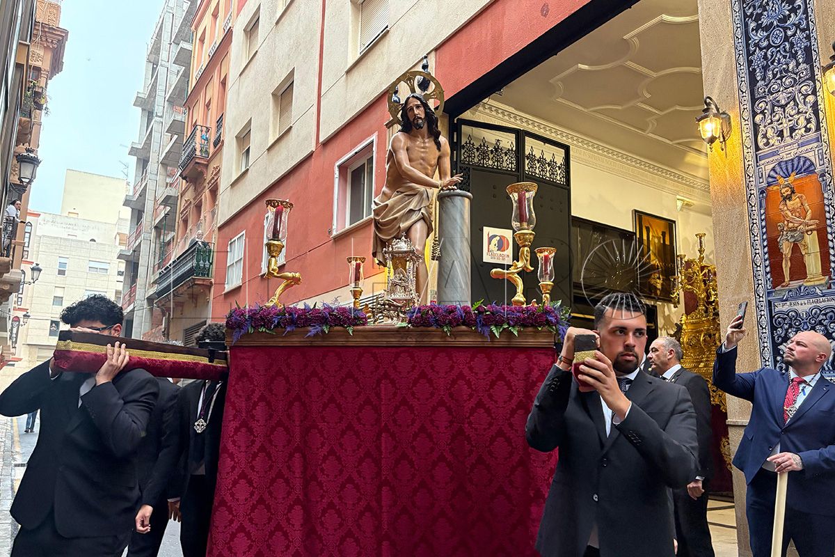 traslado-cristo-flagelación-via-crucis-lluvia-007