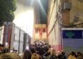 virgen-lagrimas-ayudada-desde-fuera-llegar-templo-7