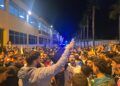 FOTOS-aficionados-esperan-heroes-ascenso-puerto-ad-ceuta