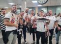 FOTOS-aficionados-esperan-heroes-ascenso-puerto-ad-ceuta