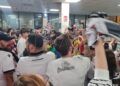 FOTOS-aficionados-esperan-heroes-ascenso-puerto-ad-ceuta