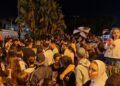 FOTOS-aficionados-esperan-heroes-ascenso-puerto-ad-ceuta