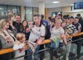 FOTOS-aficionados-esperan-heroes-ascenso-puerto-ad-ceuta