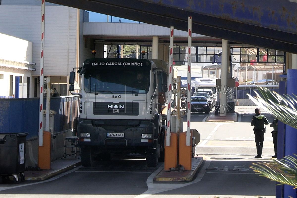 aduana-comercial-importacion-arena-marruecos-ceuta-001