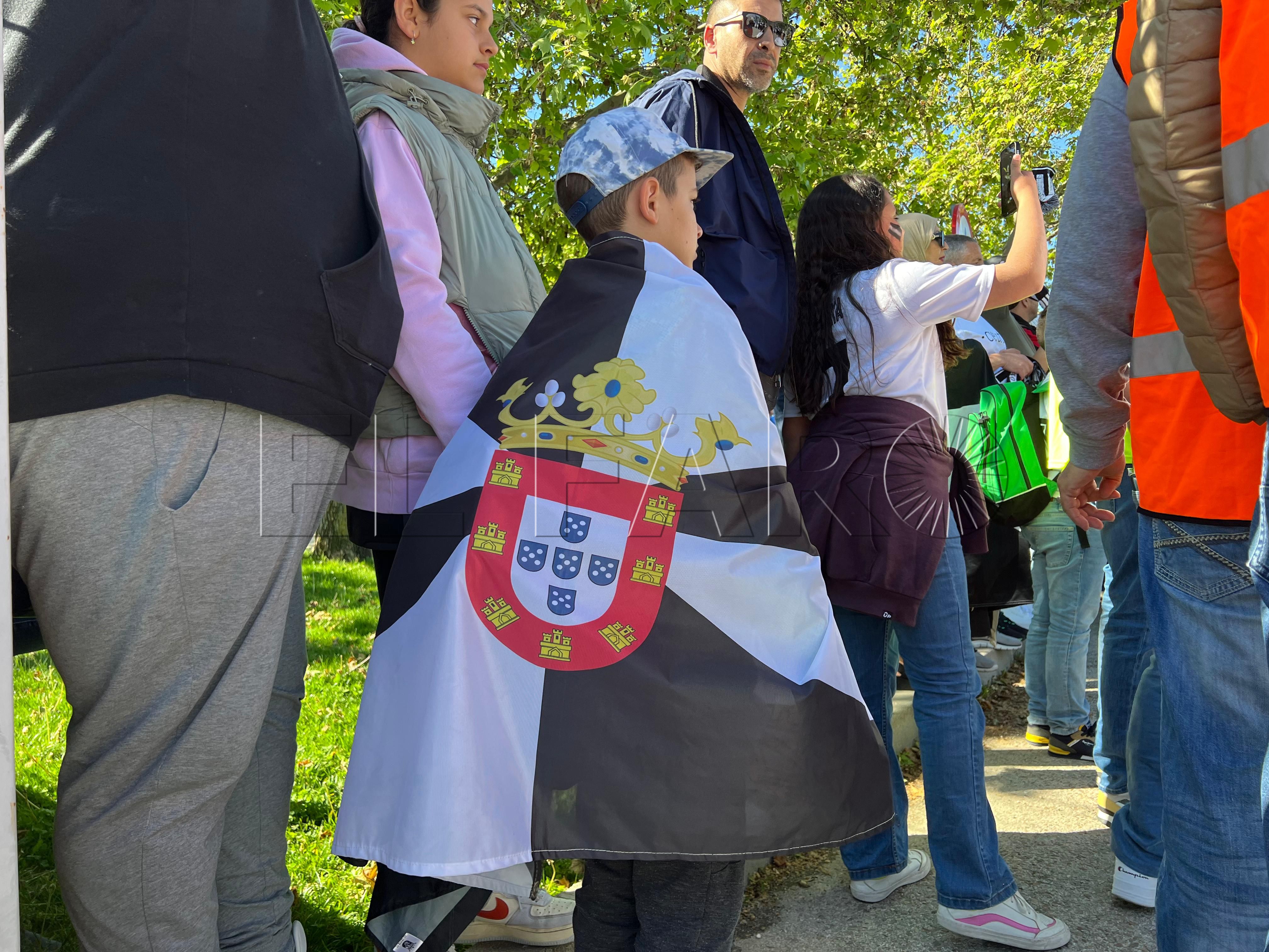 aficion-arropa-ceuta-partido-fuenlabrada-10