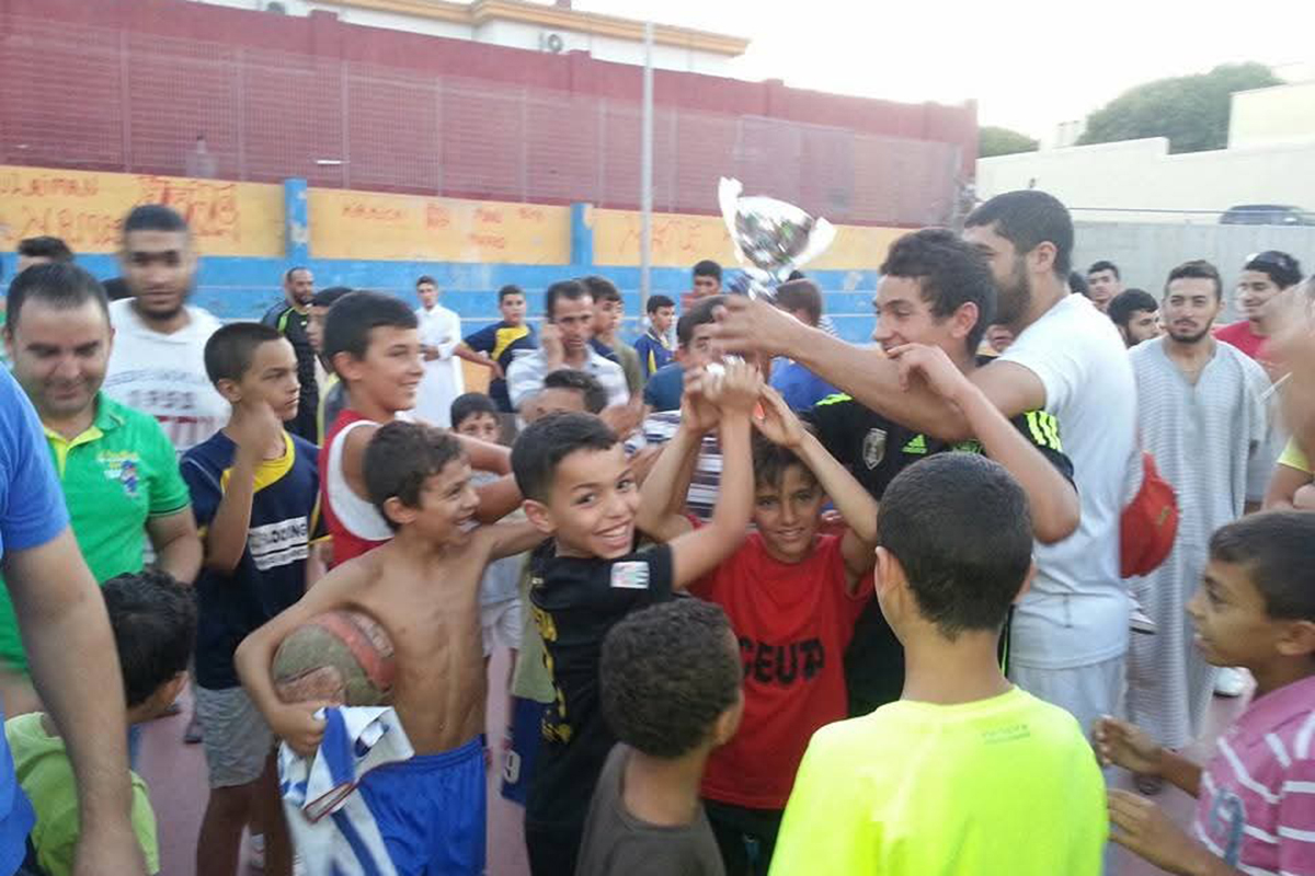 aisar-ahmed-hijo-viento-barrio-004