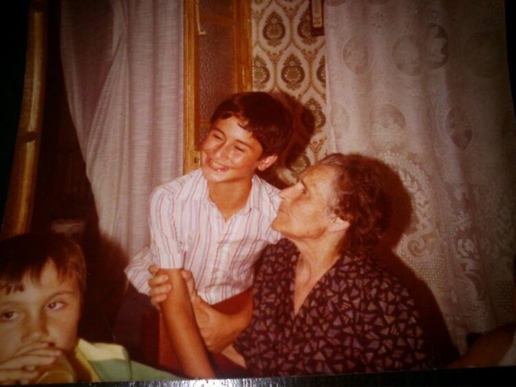 colaboracion-javier-chellaram-abuela-1