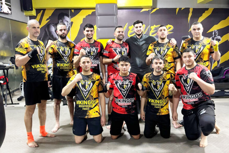 gimnasios-ceuta-kickboxing-acuden-castillejos-realizar-entreno-3